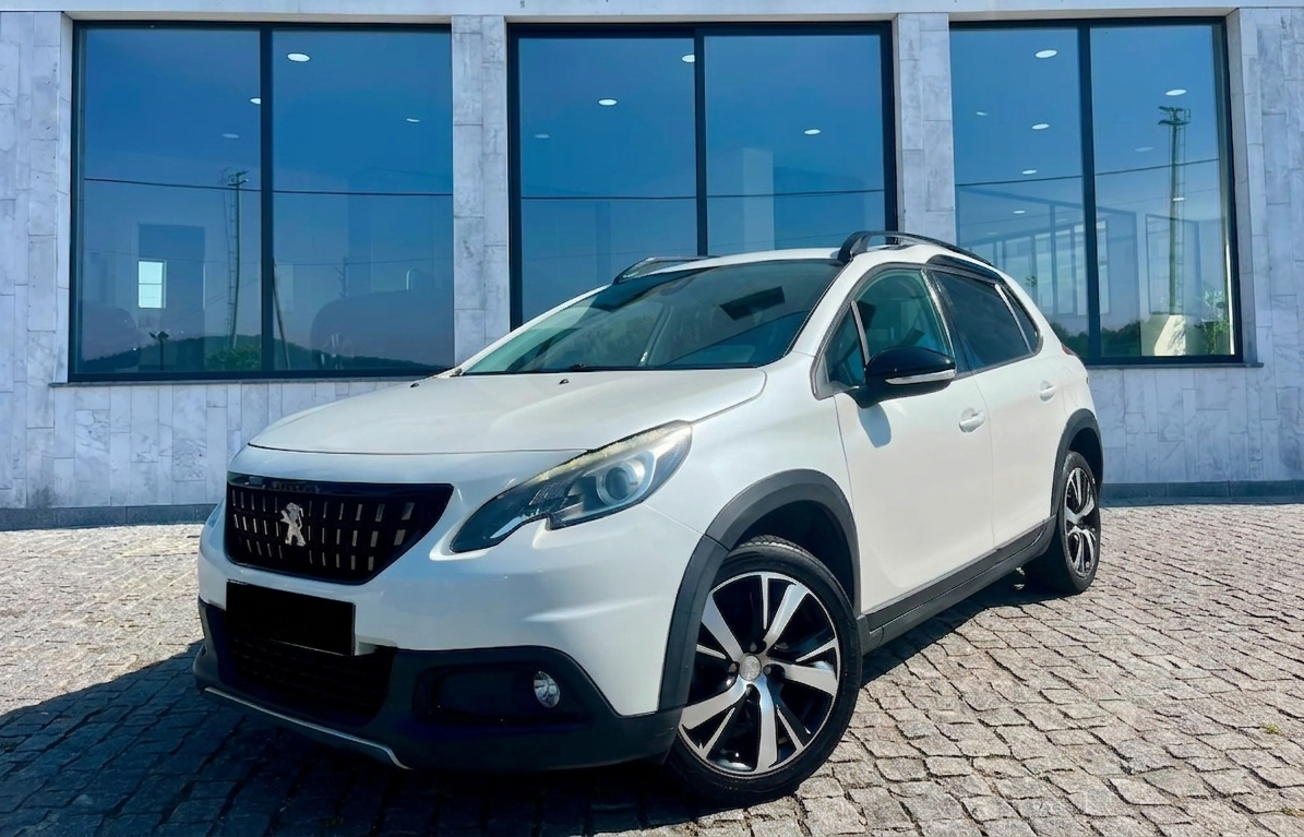 PEUGEOT 2008 GT line